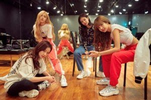 BLACKPINK：照亮天空 BLACKPINK: Light Up the Sky